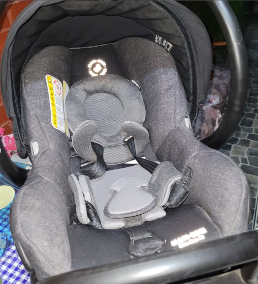 (#PG2664) Silla nido auto modelo micomax 30 nomad negra. Marca Maxi Cosi