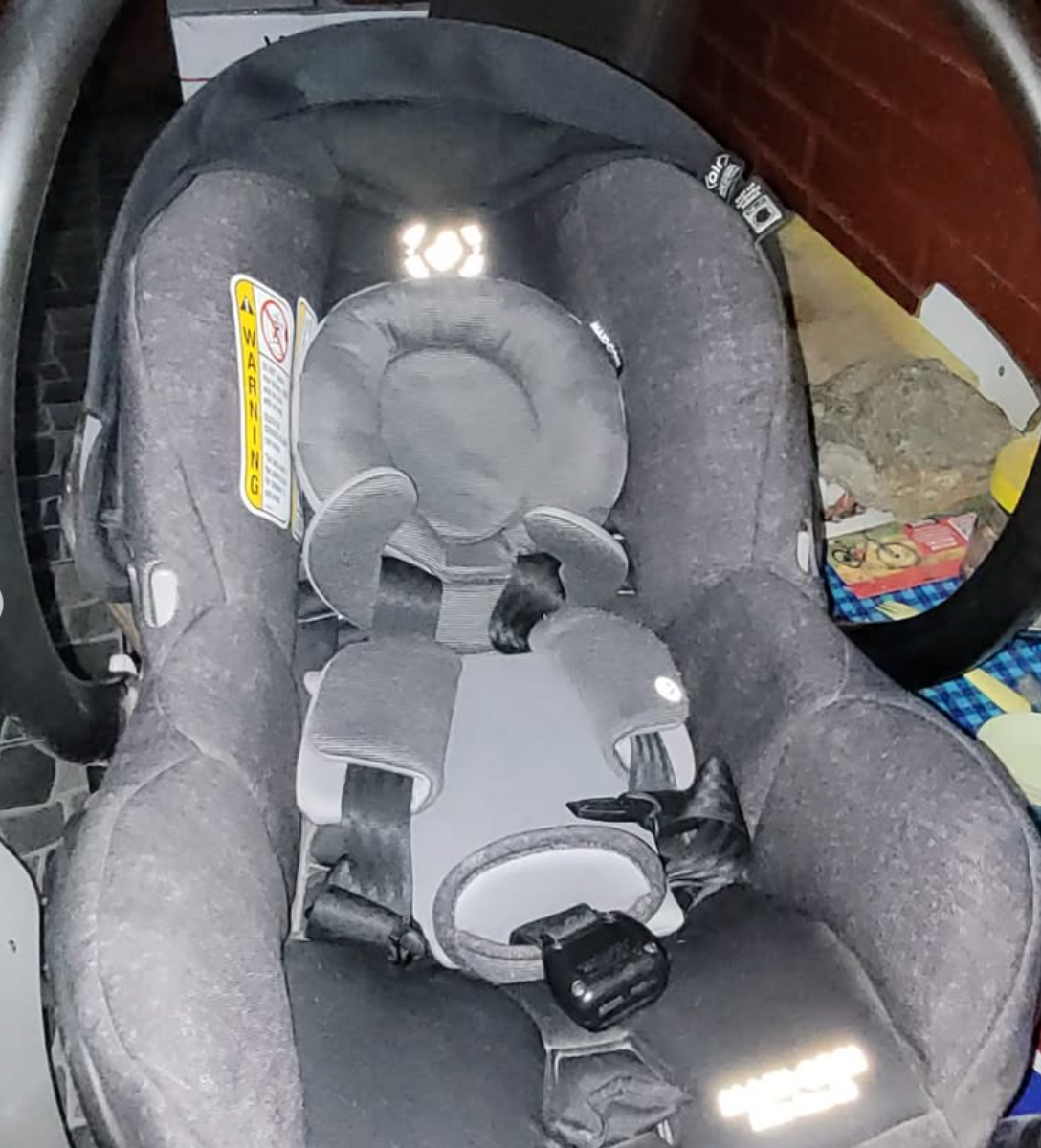 (#PG2664) Silla nido auto modelo micomax 30 nomad negra. Marca Maxi Cosi