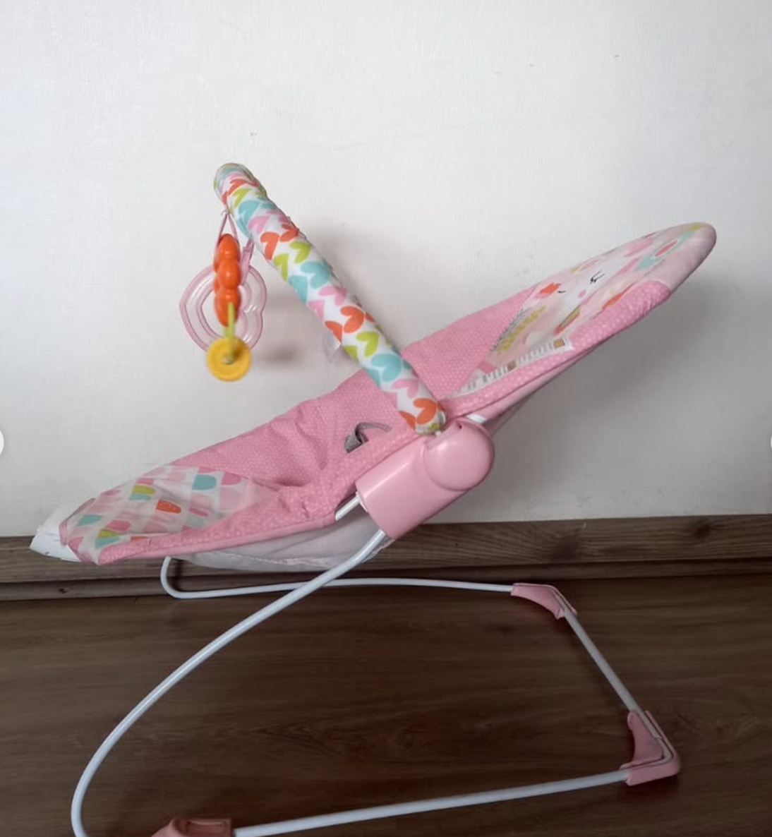 (#PG2669) Silla mecedora fantasía de lujo rosa. Marca Bright Starts