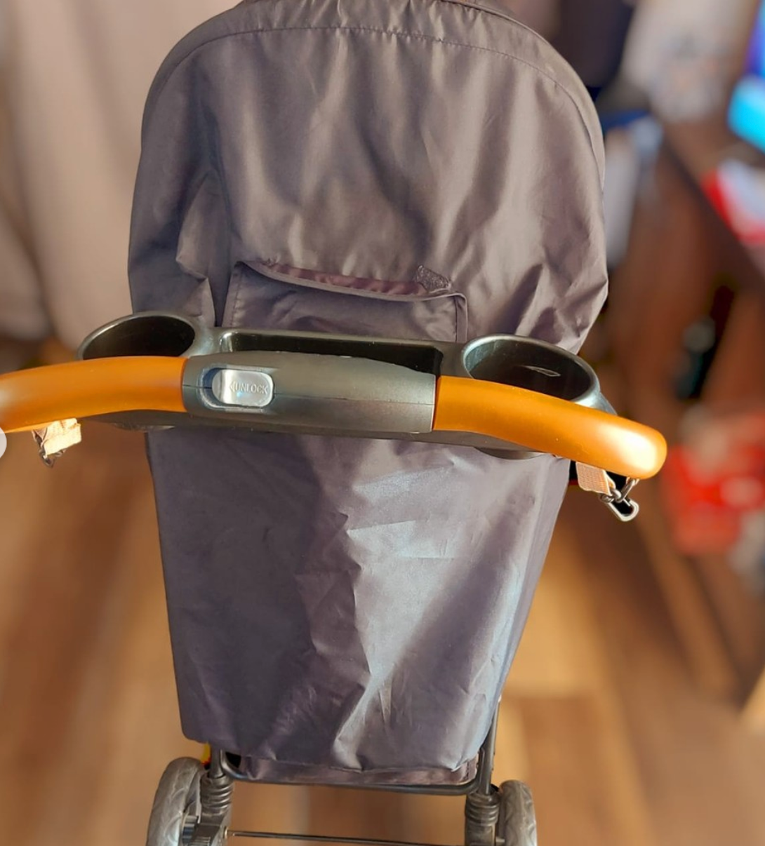 (#PG2678) Pack coche travel system + Calienta mamaderas. Marca Cosco y Bebesit