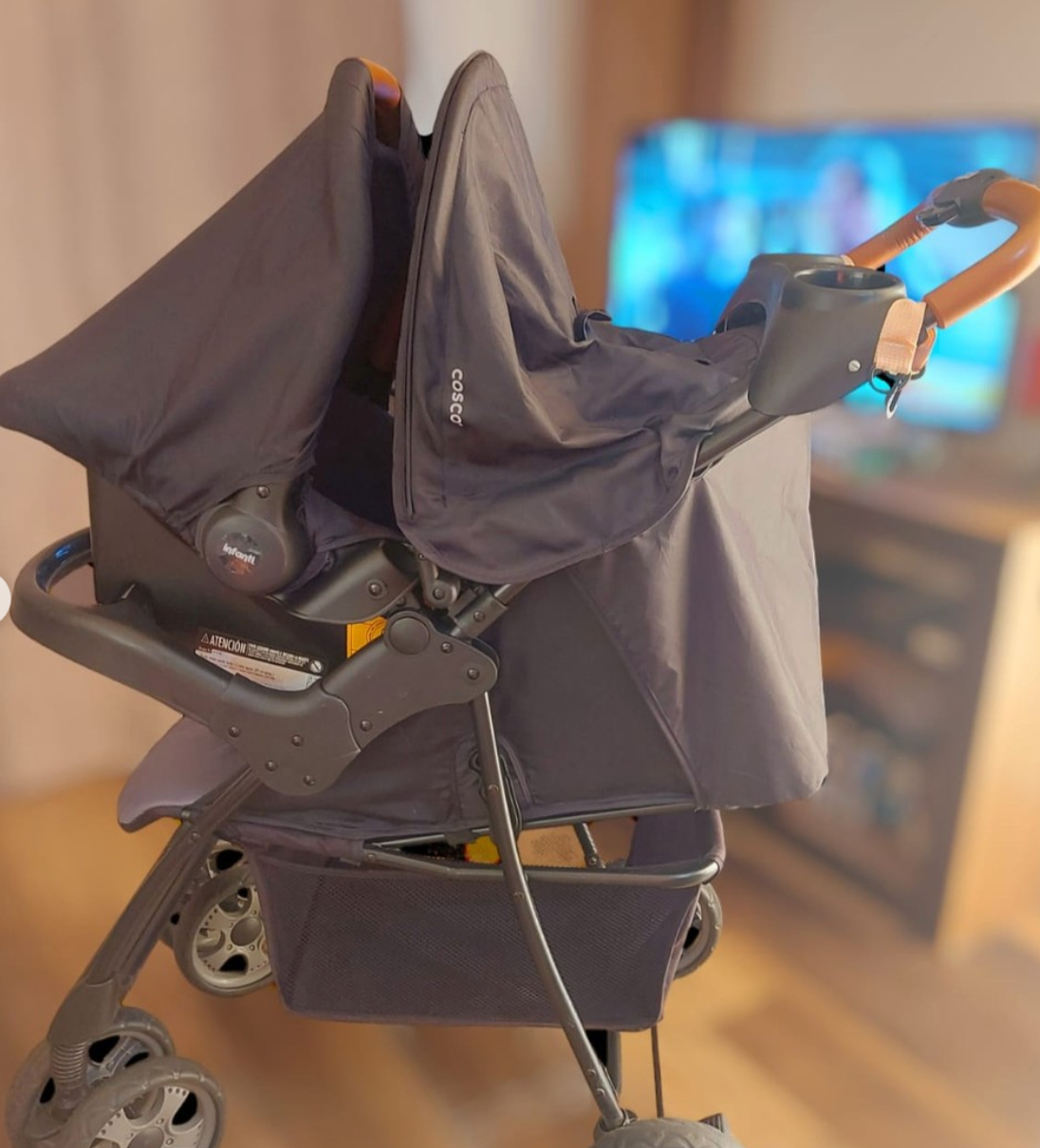 (#PG2678) Pack coche travel system + Calienta mamaderas. Marca Cosco y Bebesit