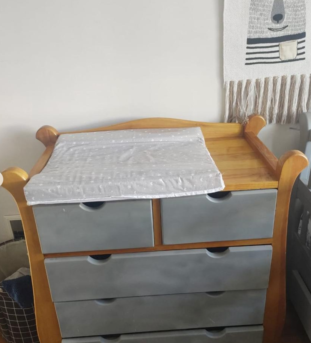 (#PG3949) Cómoda + Mudador. Marca Genérica