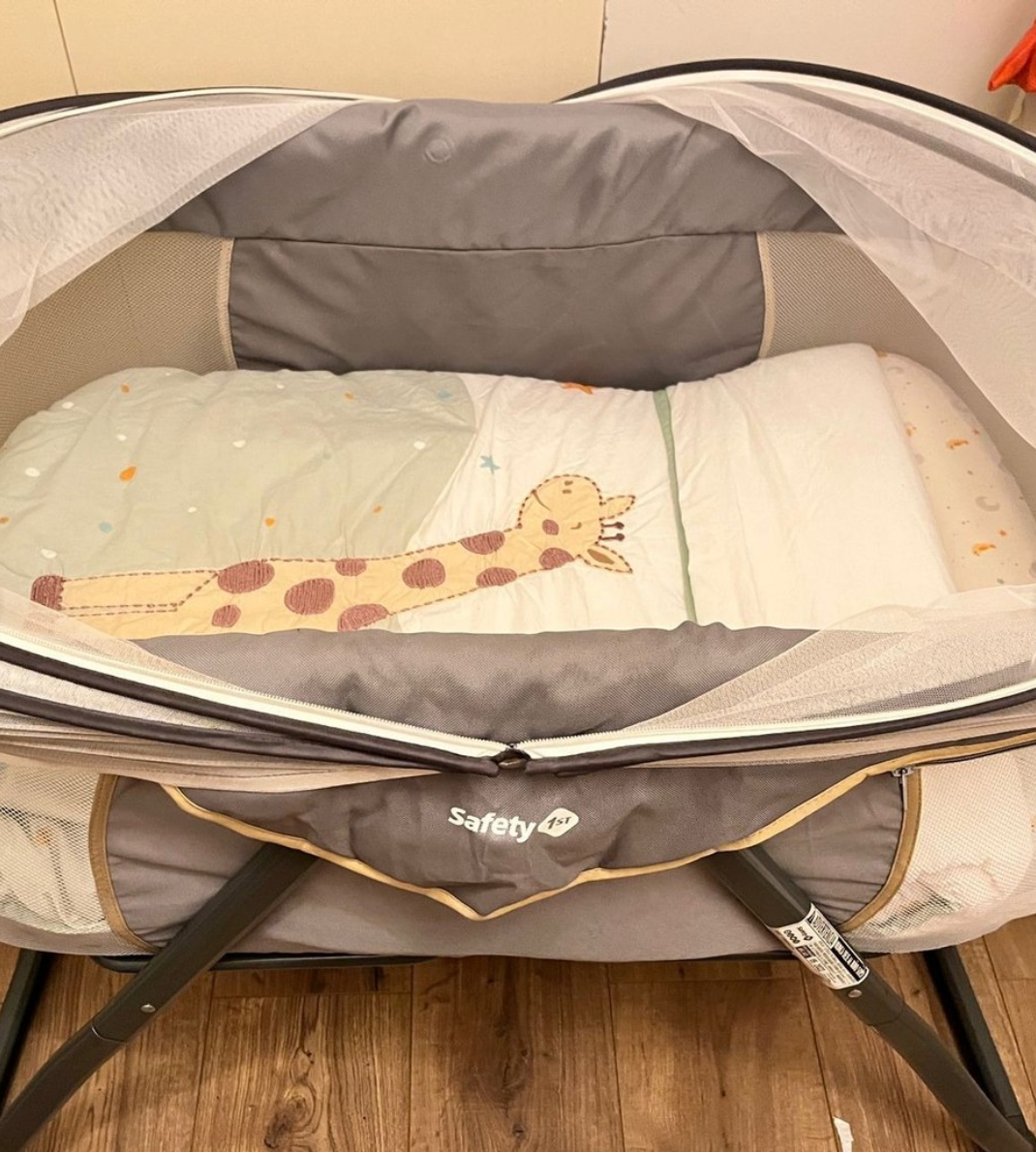 (#PG3487) Cuna Moisés Esmeralda. Marca Safety 1st