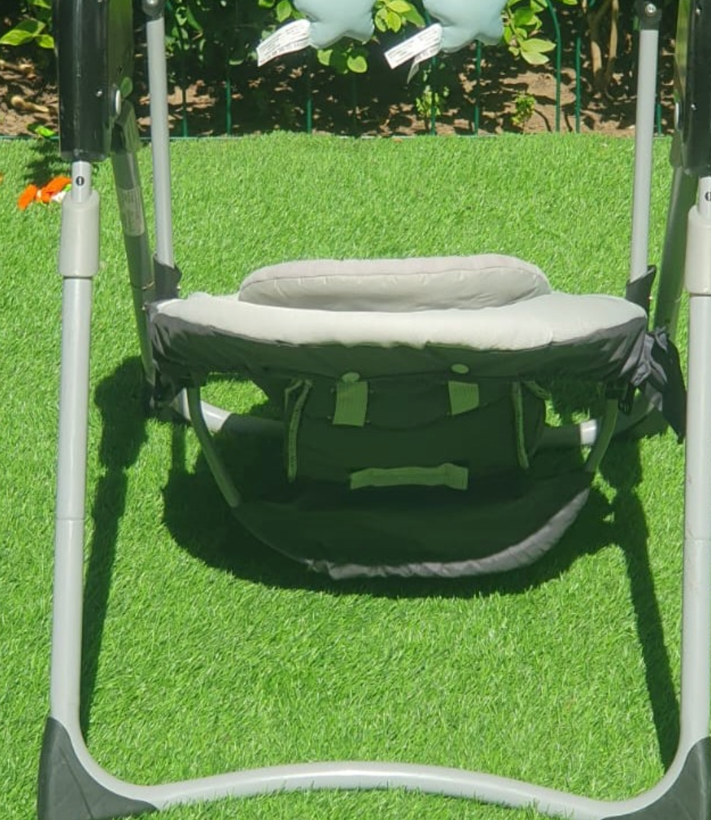 (#PG3924) Silla Mecedora. Marca Graco