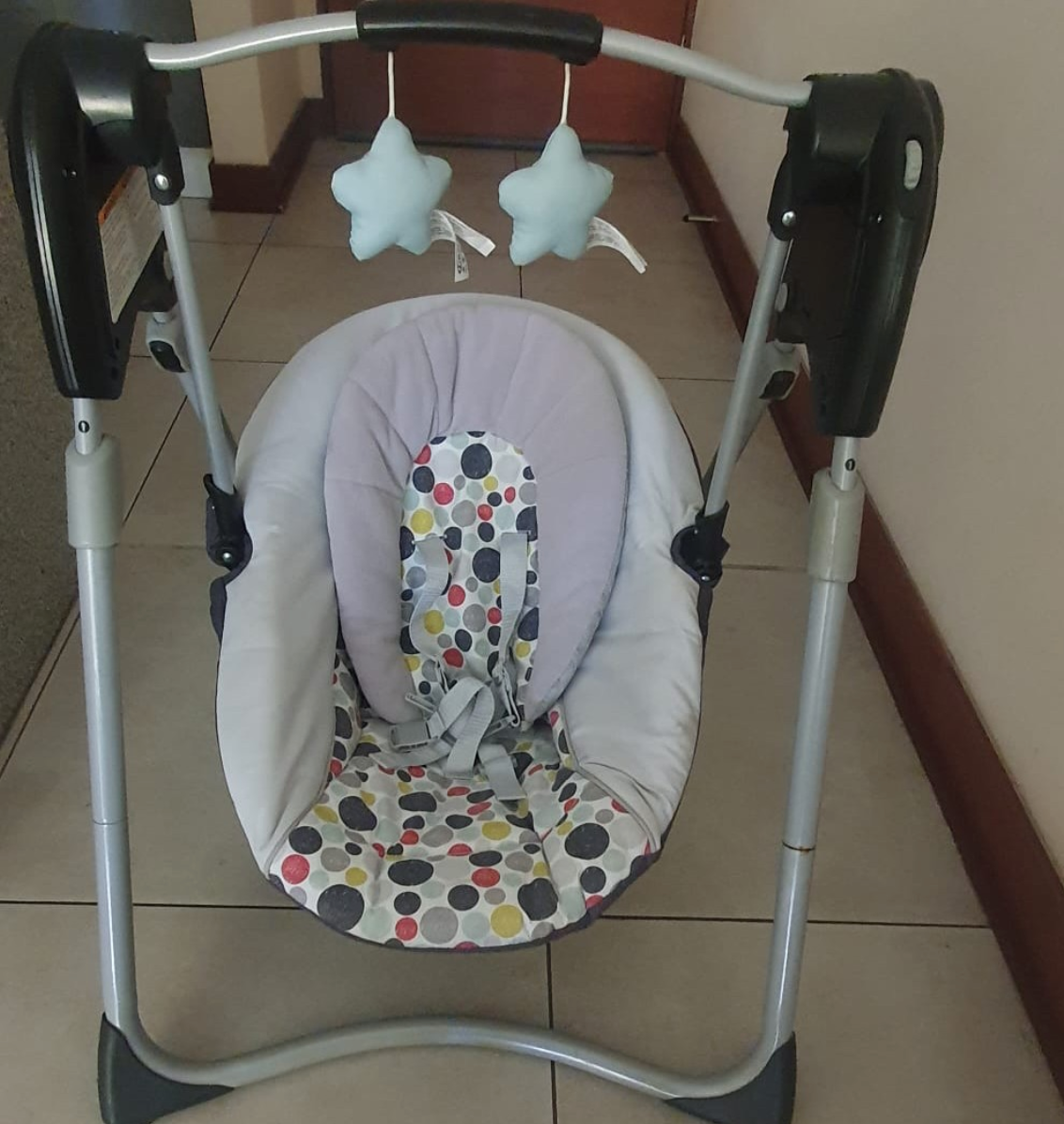 (#PG3924) Silla Mecedora. Marca Graco