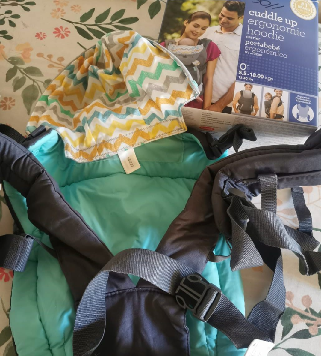 (#PG4007) Mochila ergonómica modelo Cuddle up ergonomic hoodie. Marca Infantino