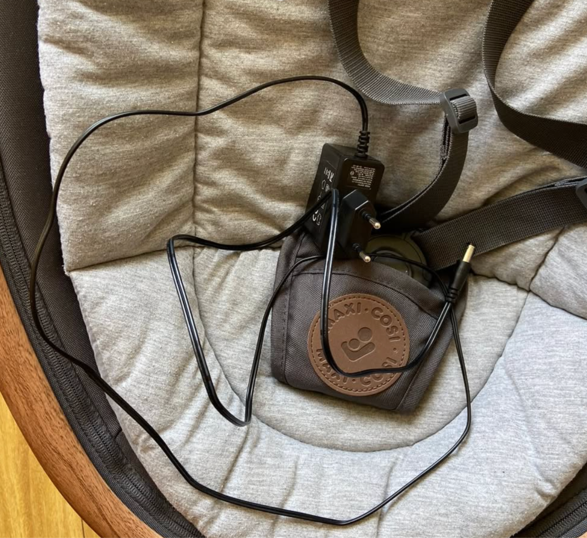 (#PG4036) Silla Mecedora modelo Cassia. Marca Maxi Cosi