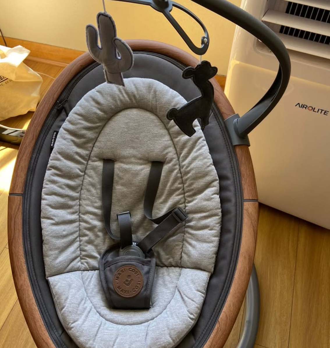 (#PG4036) Silla Mecedora modelo Cassia. Marca Maxi Cosi