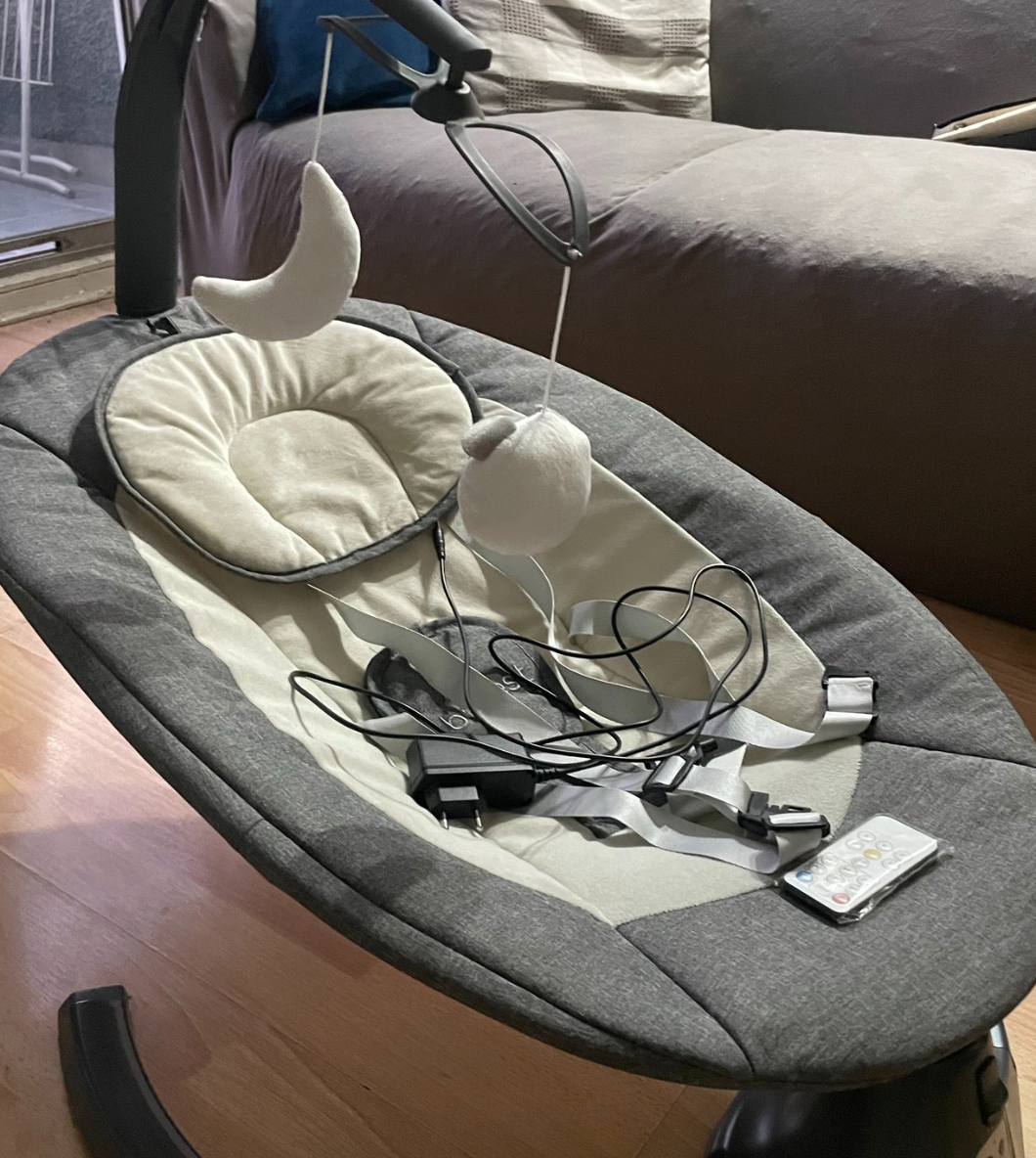 (#PG4042) Silla mecedora modelo Baby Swing. Marca Bebesit