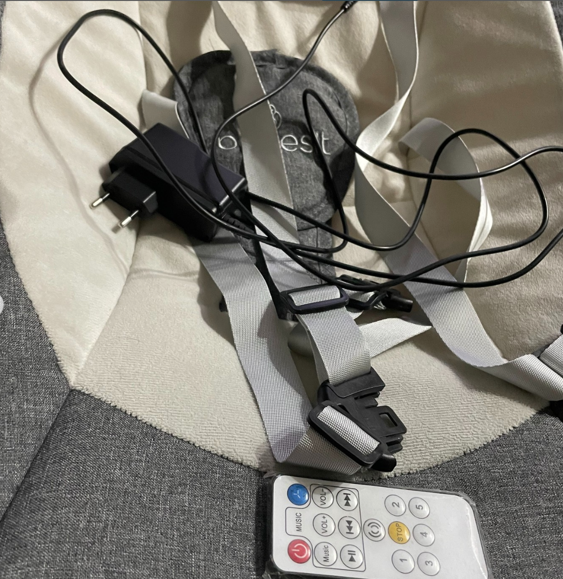 (#PG4042) Silla mecedora modelo Baby Swing. Marca Bebesit