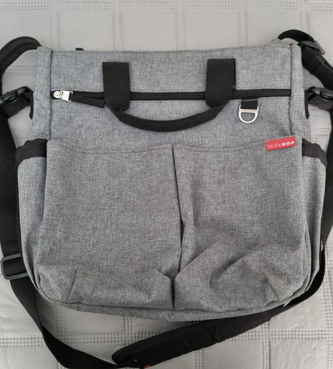 (#PG4057) Bolso maternal. Marca Skip Hop