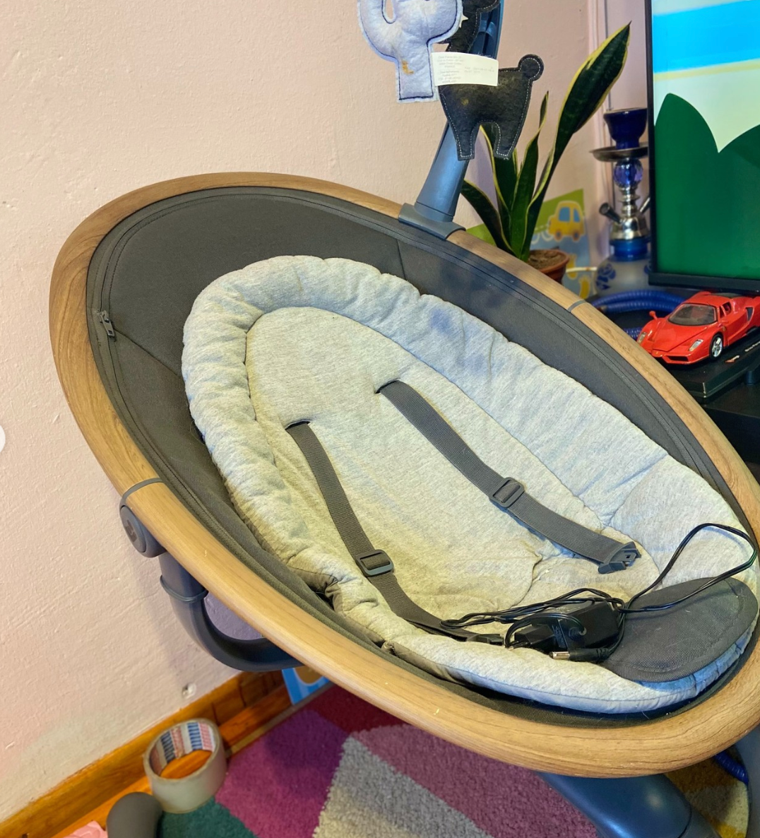 (#PG4082) Silla mecedora modelo Cassia. Marca Maxi Cosi