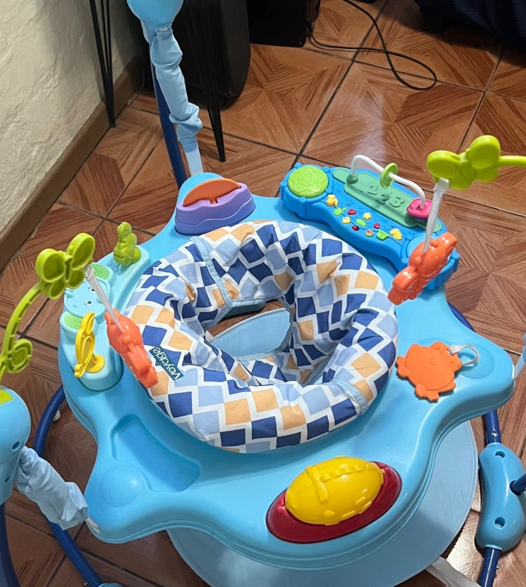 (#PG4089) Saltarina. Marca Voyage