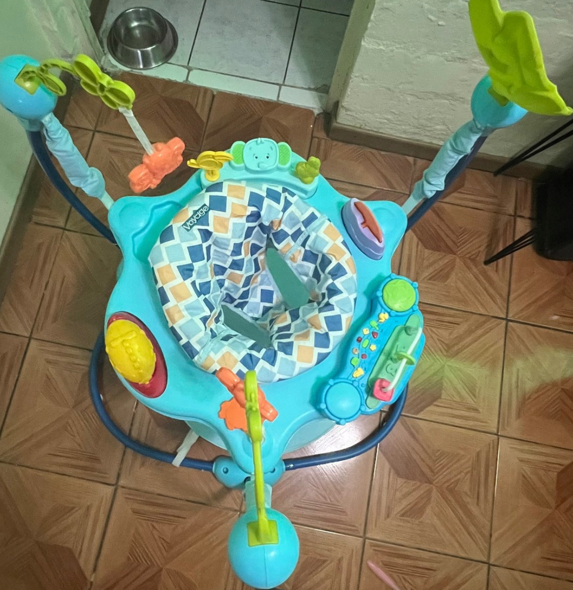 (#PG4089) Saltarina. Marca Voyage