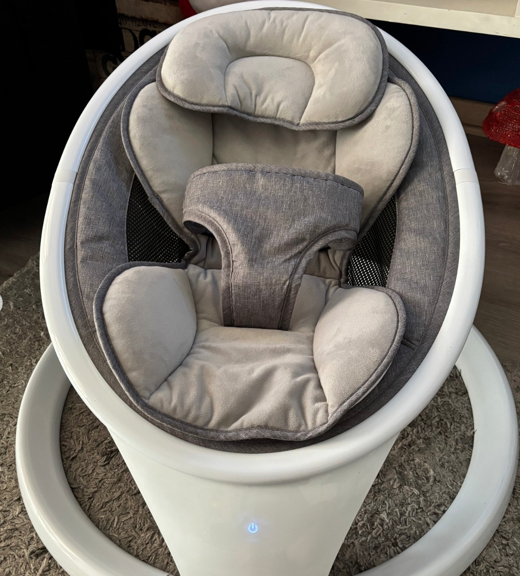 (#PG4096) Silla mecedora. Marca Balia