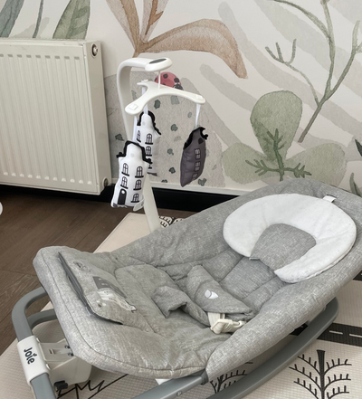 (#PG4006) Silla Mecedora modelo Meet Dreamer Rocker. Marca Joie