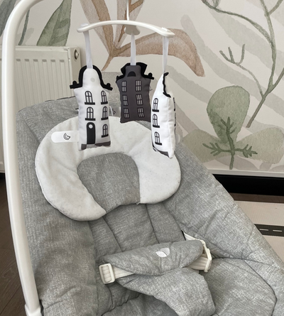 (#PG4006) Silla Mecedora modelo Meet Dreamer Rocker. Marca Joie