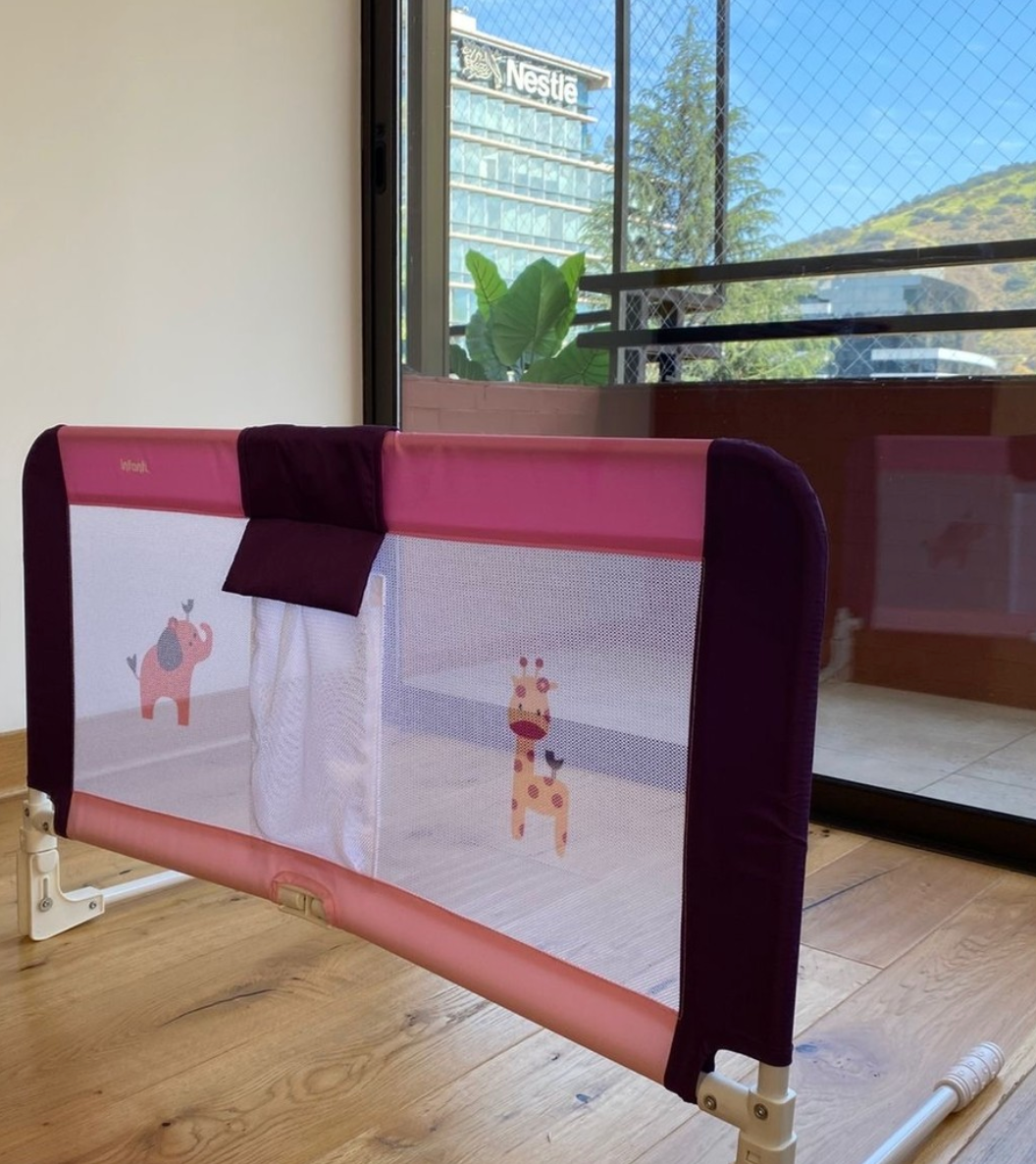 (#PG4137) Baranda de cama modelo rosada. Marca Infanti