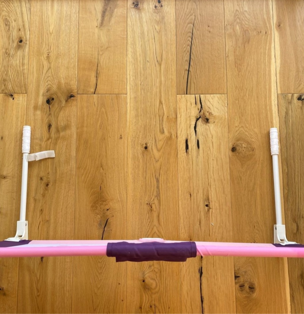 (#PG4137) Baranda de cama modelo rosada. Marca Infanti