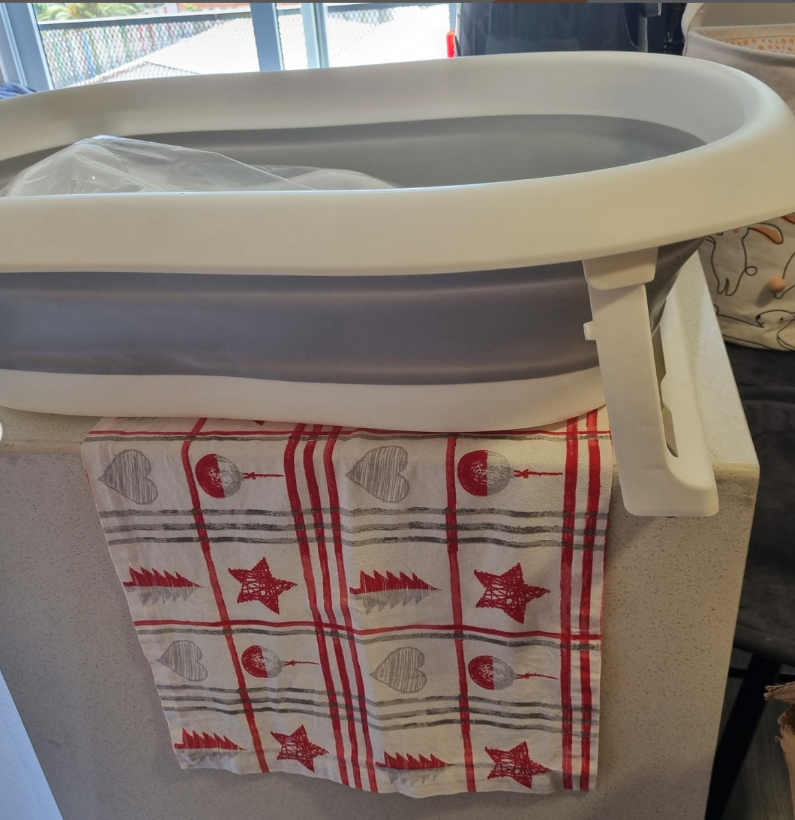 (#PG4106) Bañera plegable con termómetro y hamaca modelo Ocean. Marca Yamp