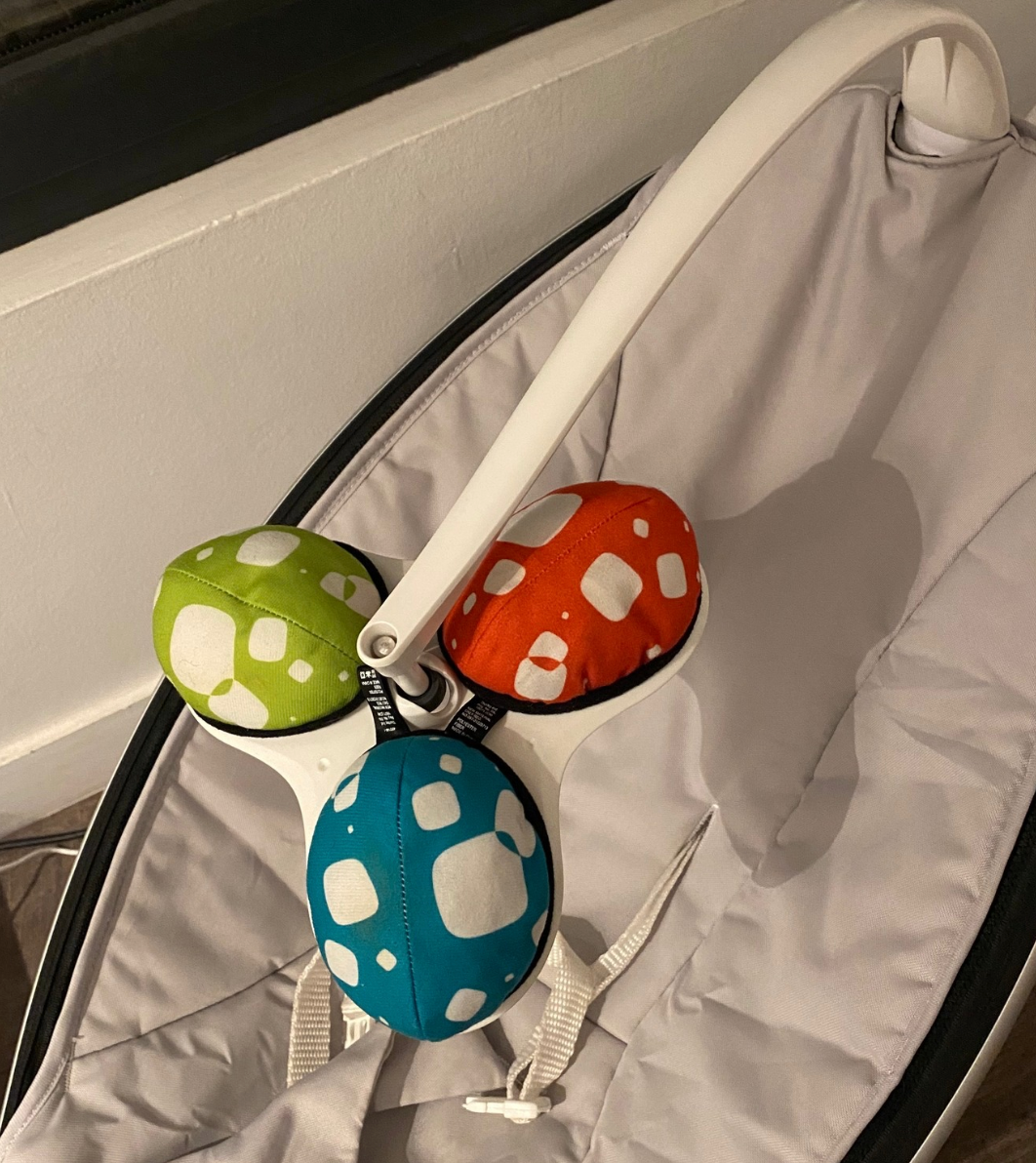 (#PG4115) Silla Mecedora modelo Mamaroo. Marca 4Moms