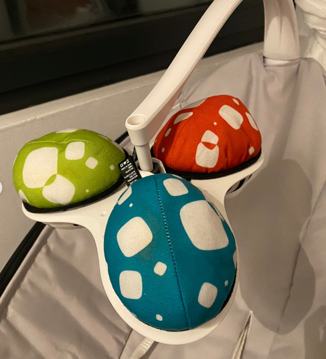 (#PG4115) Silla Mecedora modelo Mamaroo. Marca 4Moms