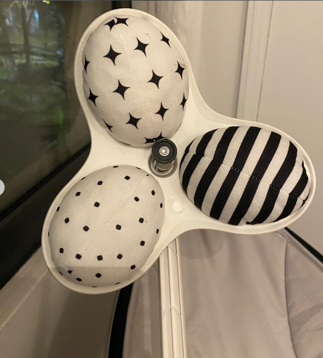 (#PG4115) Silla Mecedora modelo Mamaroo. Marca 4Moms