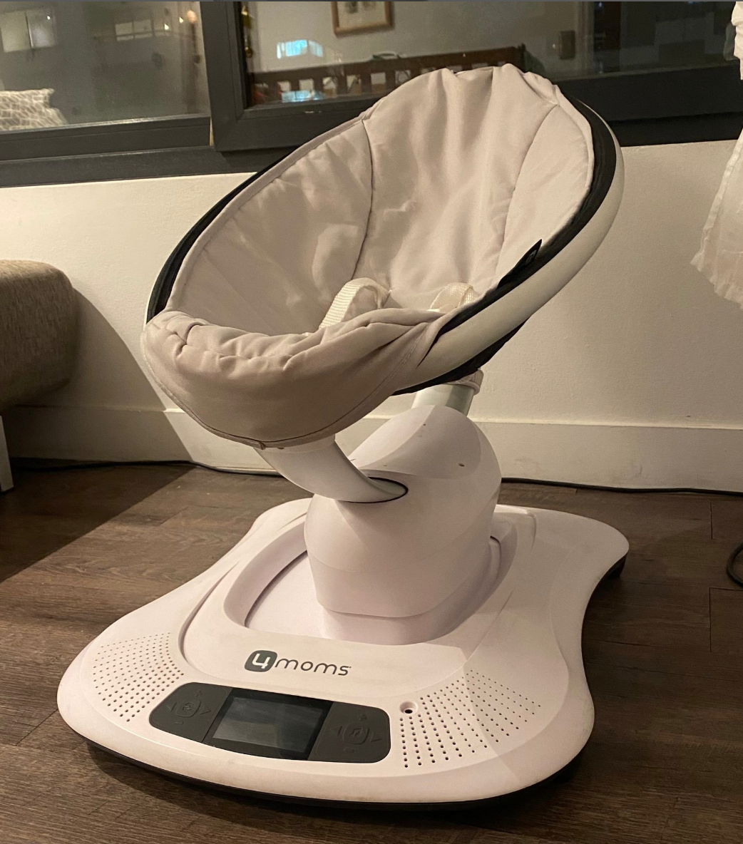 (#PG4115) Silla Mecedora modelo Mamaroo. Marca 4Moms