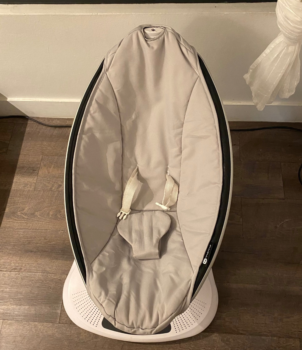 (#PG4115) Silla Mecedora modelo Mamaroo. Marca 4Moms