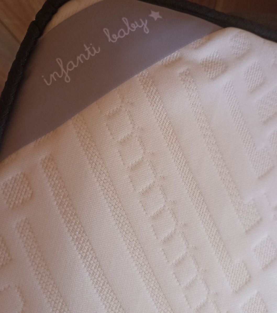 (#PG4130) Cuna colecho modelo Better Together. Marca Infanti