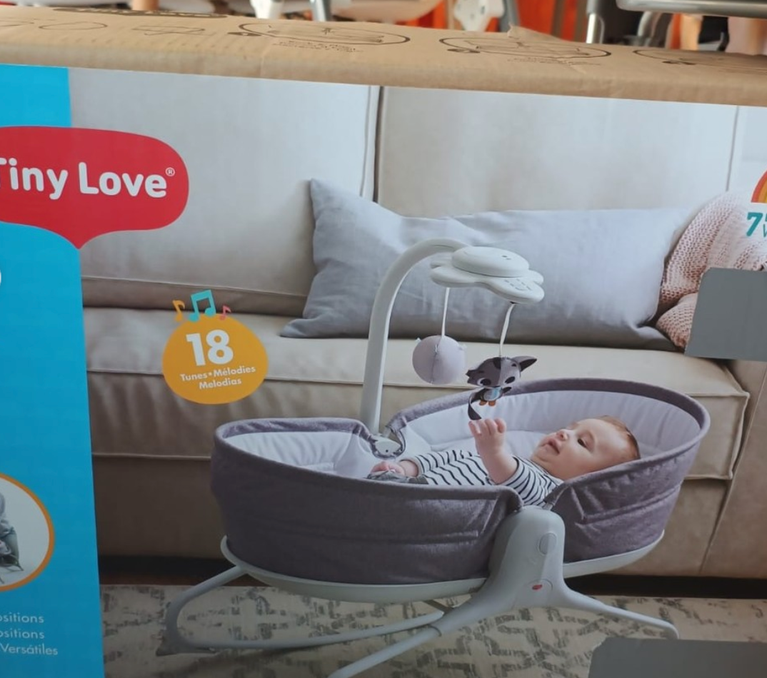 (#PG4133) Silla mecedora modelo Napper Heather. Marca Tiny Love