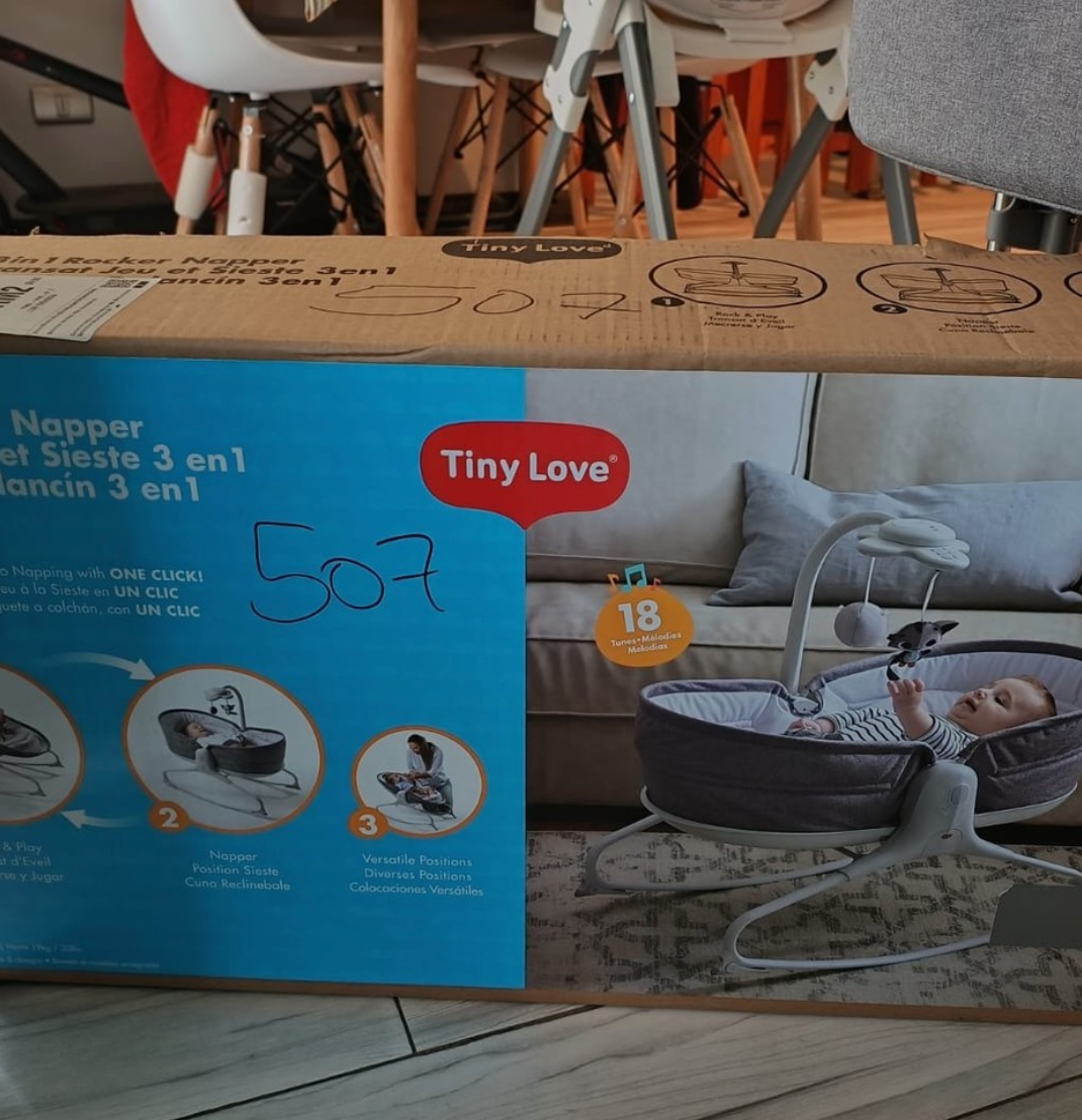 (#PG4133) Silla mecedora modelo Napper Heather. Marca Tiny Love