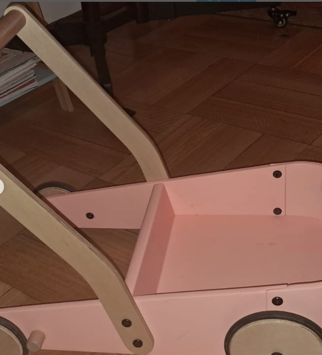 (#PG4142) Andador modelo rosa. Marca Roda