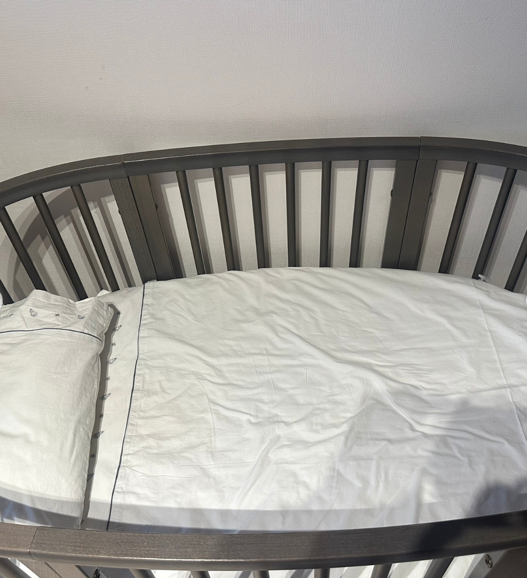 (#PG4171) Cuna de madera modelo Sleepi V2. Marca Stokke