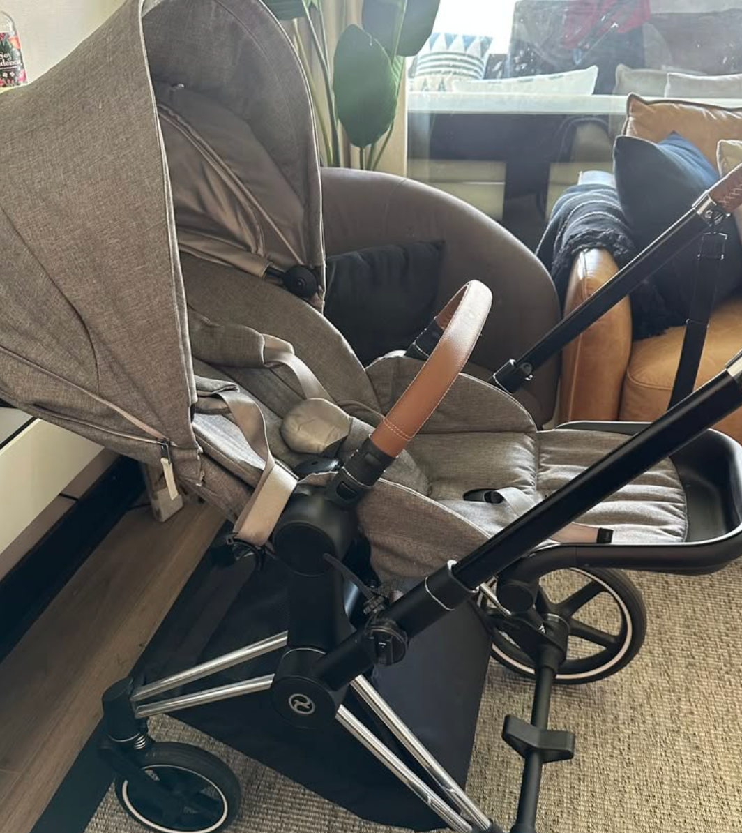 (#PG4181) Coche modelo Priam grey. Marca Cybex