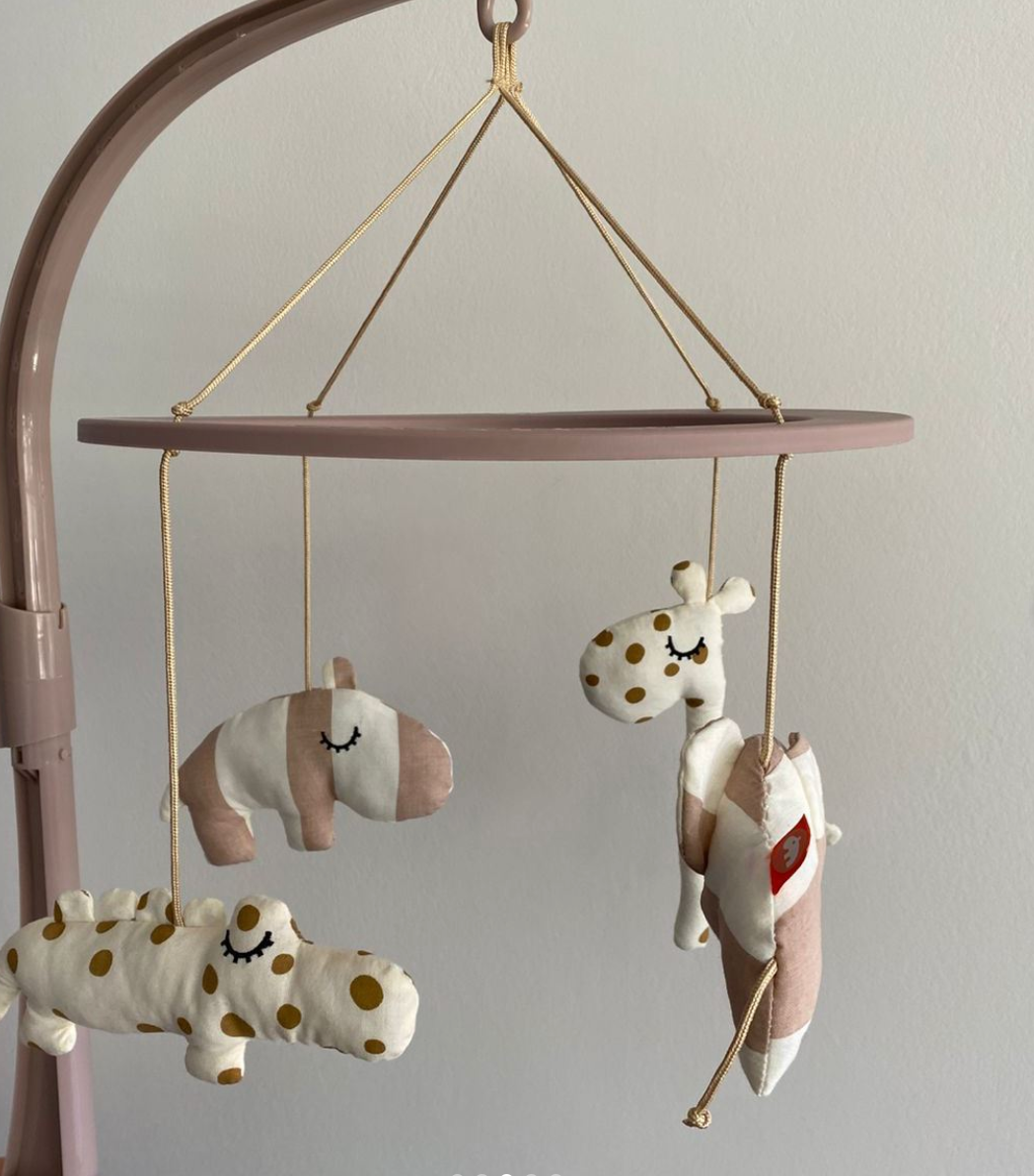 (#PG4162) Móvil modelo Sleepy. Marca Done by Deer