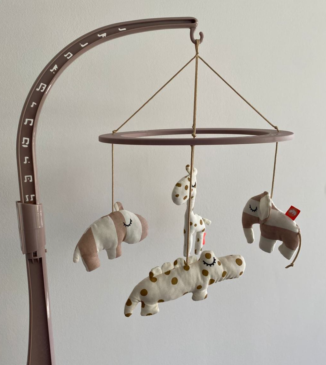 (#PG4162) Móvil modelo Sleepy. Marca Done by Deer