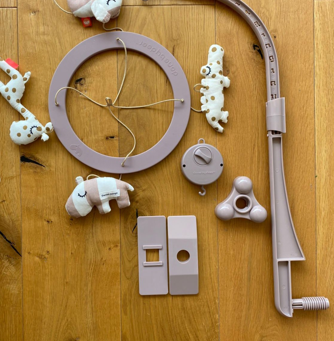 (#PG4162) Móvil modelo Sleepy. Marca Done by Deer