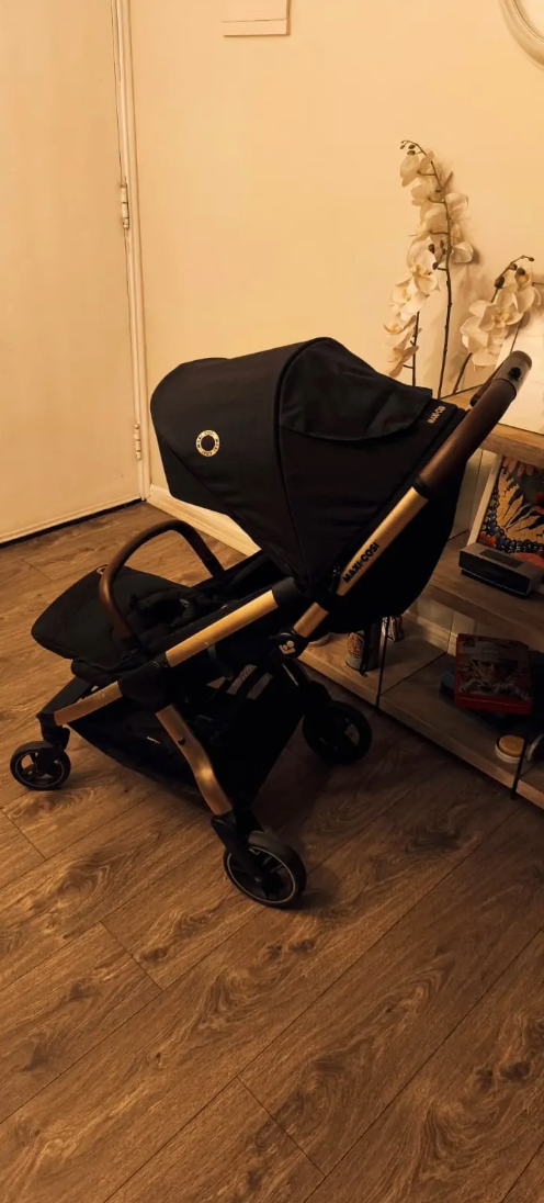 (#PG4997) Coche Travel System modelo Eva Black Cabriofix i Size. Marca Maxi Cosi