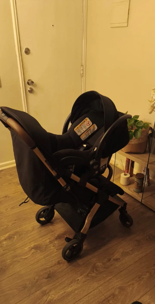 (#PG4997) Coche Travel System modelo Eva Black Cabriofix i Size. Marca Maxi Cosi