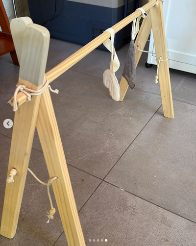 (#PG5478) Gimnasio de madera. Marca Abeja Reina