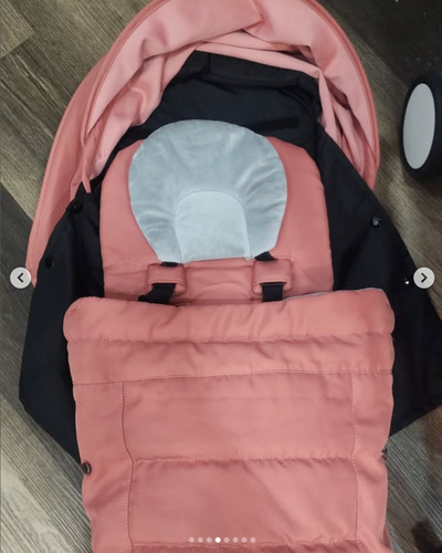 Coche YOYO negro con accesorios. Marca Babyzen (#PG5786)