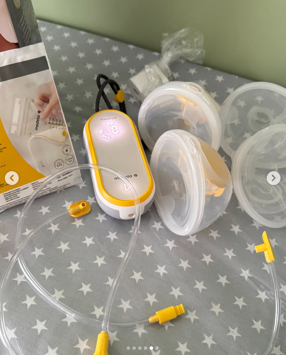 Extractor de leche doble eléctrico modelo Freestlye hands-free. Marca Medela (#PG5800)