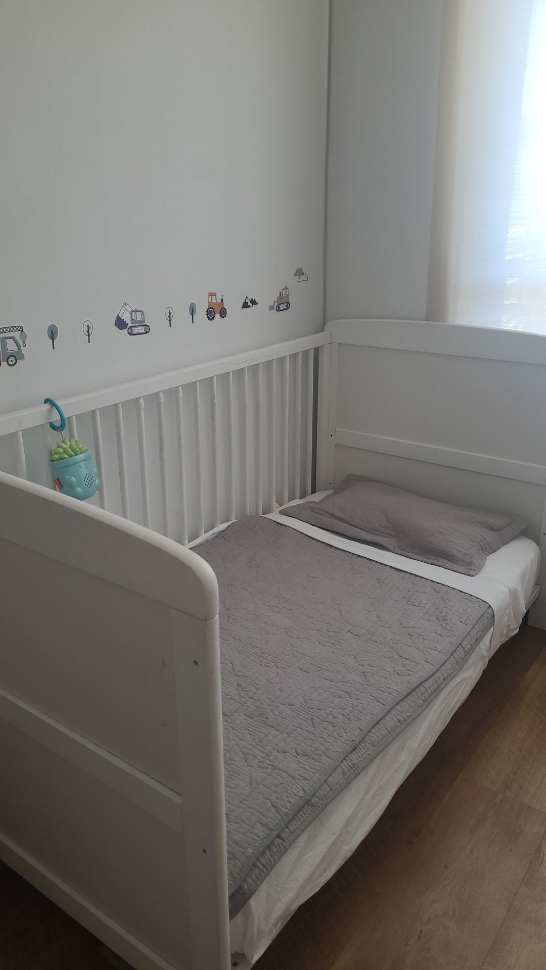 (#PG4240) Cuna de madera modelo Viktoria. Marca Pinolino