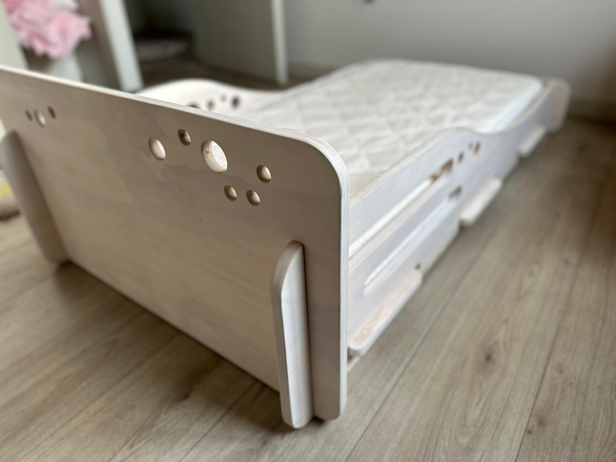 (#PG5232) Cama Montessori + Colchón. Marca Olinalá Diseño y Emma