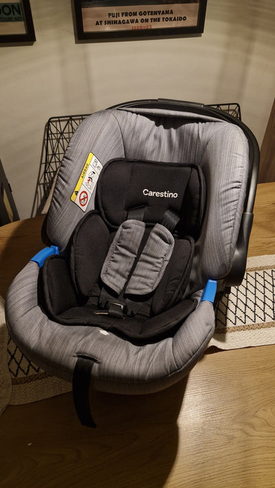 Coche Deluxe V2 gris. Marca Carestino (#PG5758)