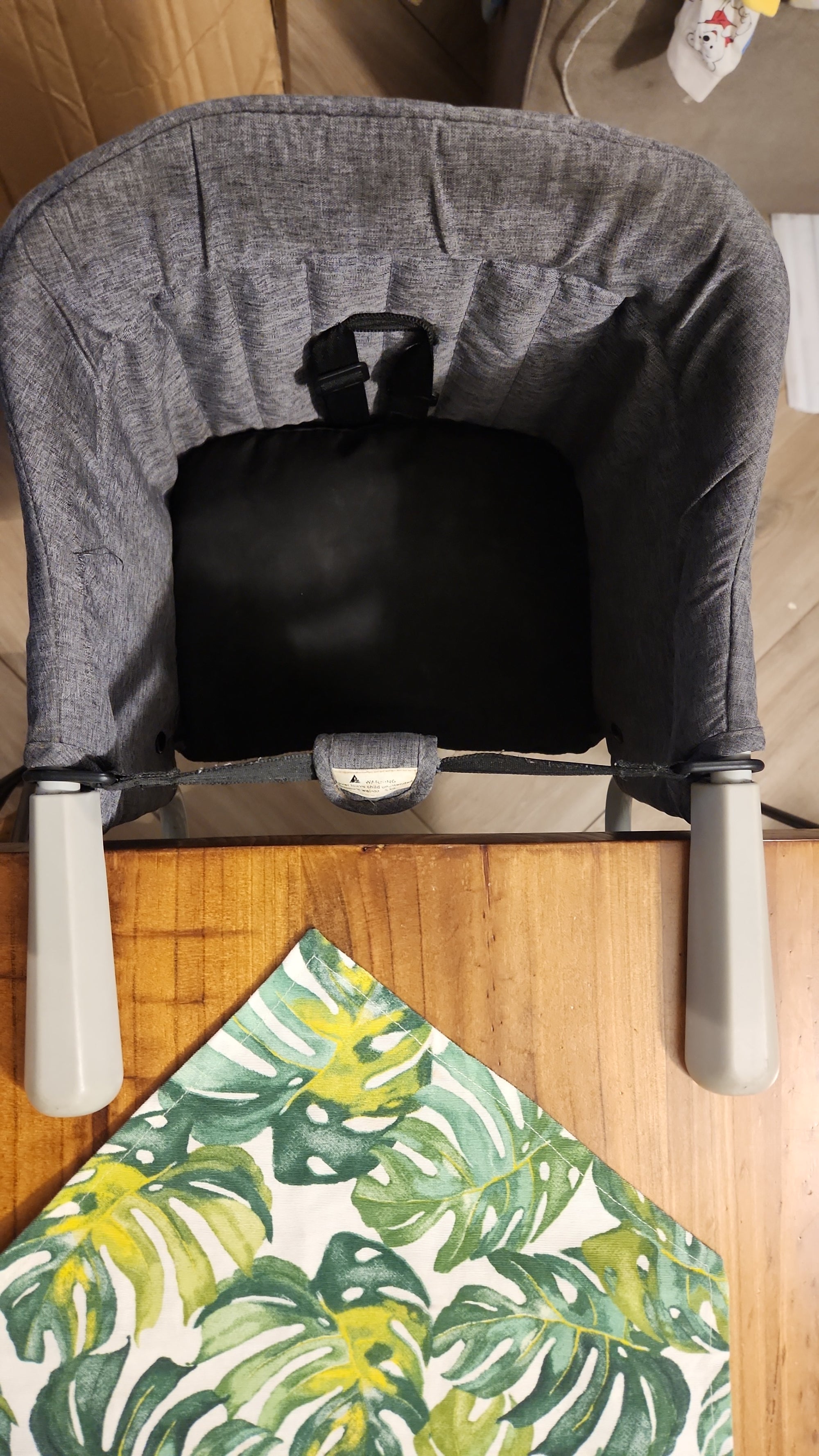Silla de comer portable modelo Z2. Marca Seebaby (#PG5833)