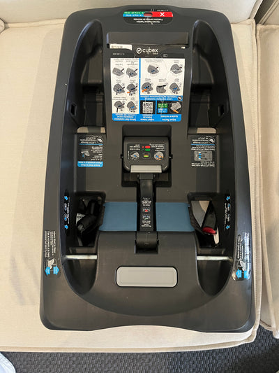Silla de auto Nido Aton G + adaptadores para coche Beezy. Marca Cybex (#PG5731)