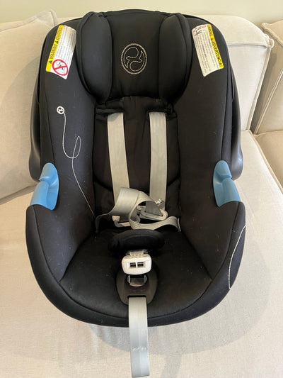 Silla de auto Nido Aton G + adaptadores para coche Beezy. Marca Cybex (#PG5731)