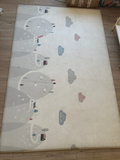 Playmat, diseño estrellas y montañas. Marca Heymat (#PG5625)